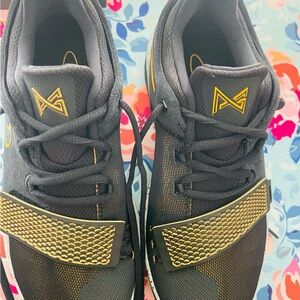 Nike 6.5 Y Black and Gold Paul George PG 1